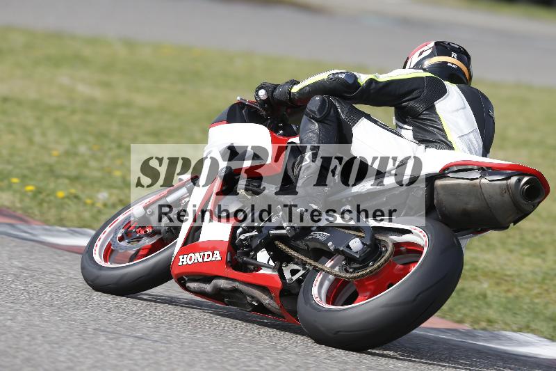 /Archiv-2025/07 19.04.2025 Speer Racing ADR/Gruppe gelb/backside